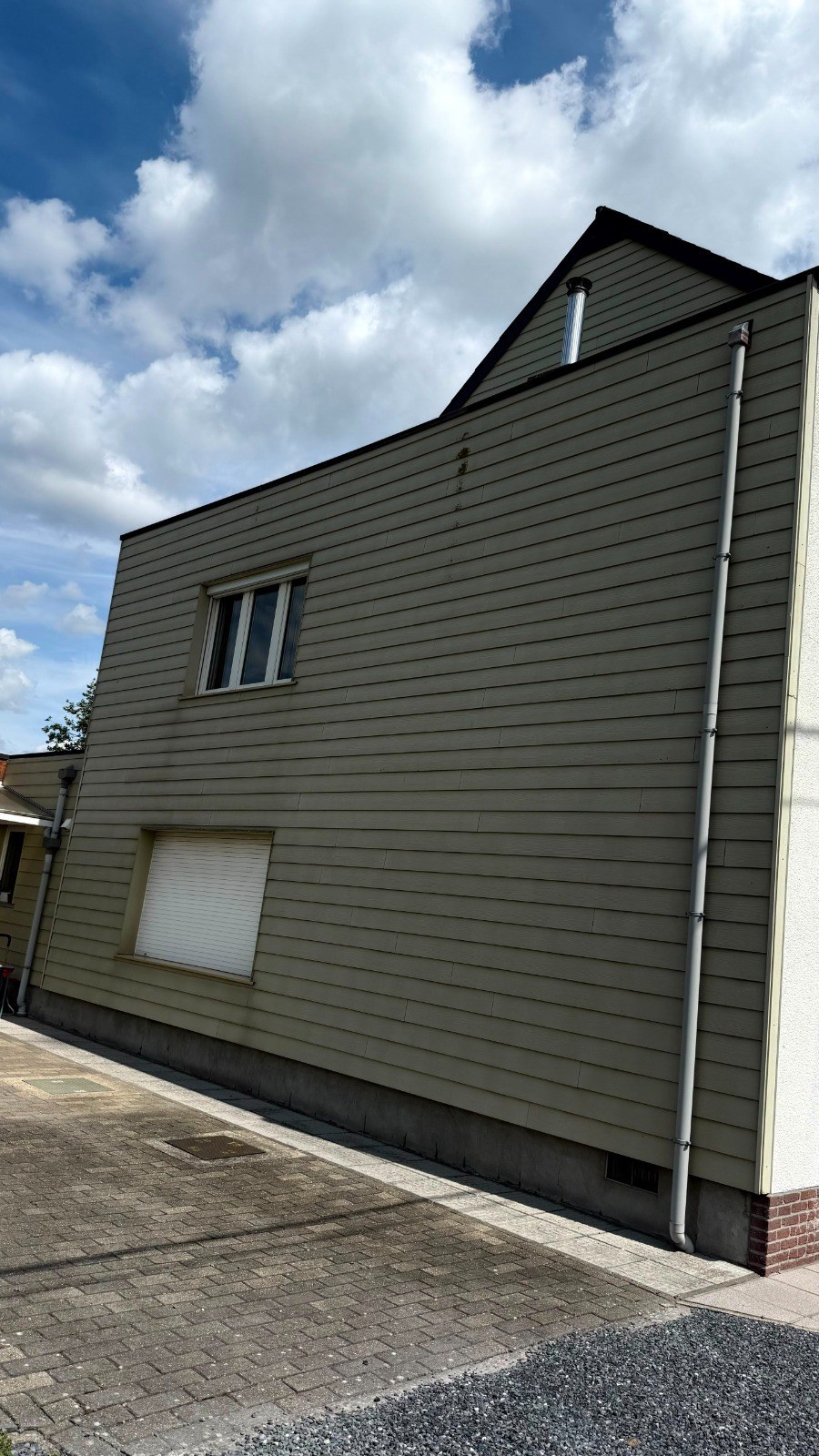 Reiniging van Trespa gevelbekleding